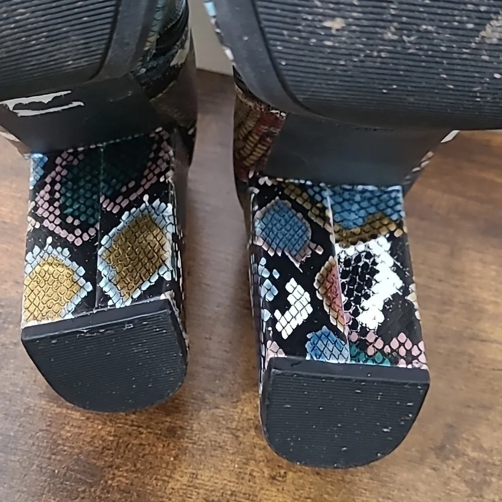 Bamboo SORBET Colorful Snakeskin Print Platform Heeled Boots size 10